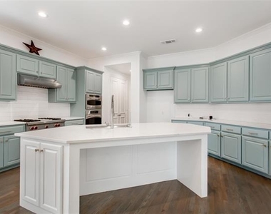 921 Pine Burst Drive - Photo Thumbnail 11