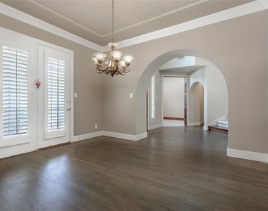 921 Pine Burst Drive - Photo Thumbnail 7