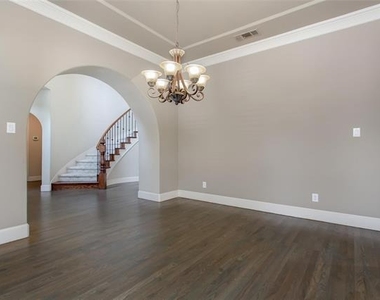 921 Pine Burst Drive - Photo Thumbnail 6