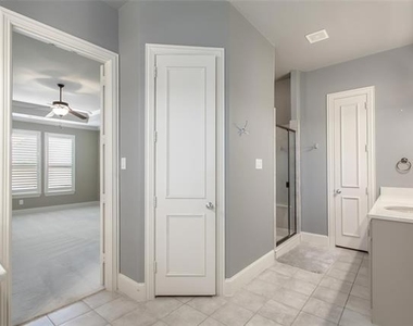 921 Pine Burst Drive - Photo Thumbnail 21