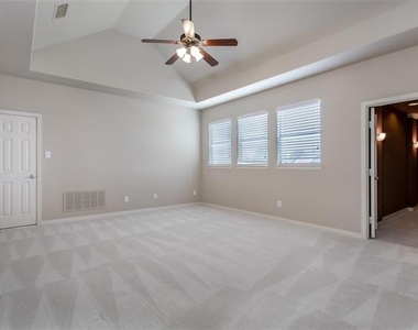 921 Pine Burst Drive - Photo Thumbnail 27