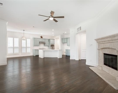 921 Pine Burst Drive - Photo Thumbnail 17