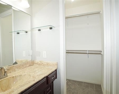 7113 Ridgeview Drive - Photo Thumbnail 17