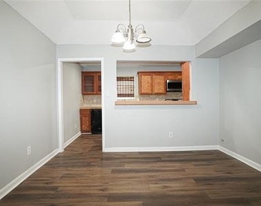 7113 Ridgeview Drive - Photo Thumbnail 8