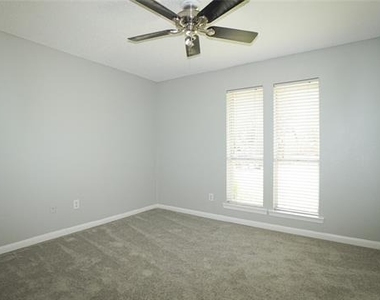7113 Ridgeview Drive - Photo Thumbnail 18