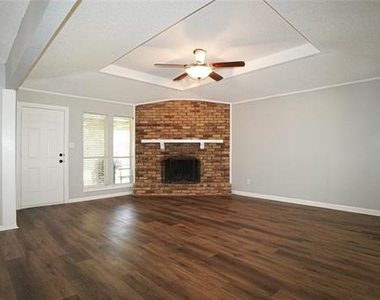 7113 Ridgeview Drive - Photo Thumbnail 6