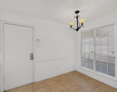 1426 Mapleview Drive - Photo Thumbnail 18
