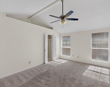 1426 Mapleview Drive - Photo Thumbnail 19