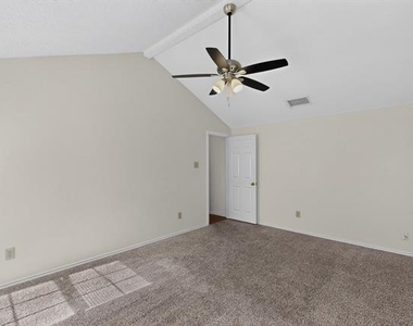 1426 Mapleview Drive - Photo Thumbnail 21