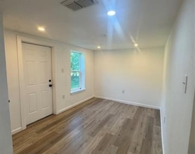 1510 Locust - Photo Thumbnail 3