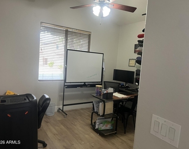 22319 N Vanderveen Way - Photo Thumbnail 6