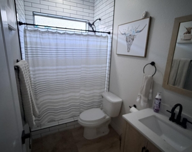 22319 N Vanderveen Way - Photo Thumbnail 5