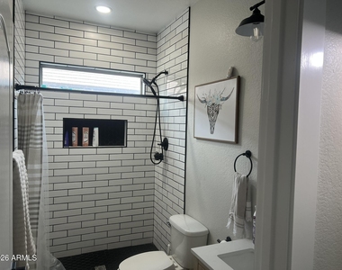 22319 N Vanderveen Way - Photo Thumbnail 4