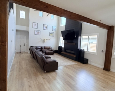 22319 N Vanderveen Way - Photo Thumbnail 17