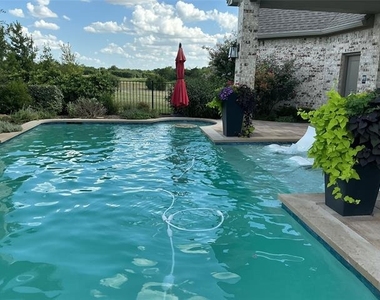 8243 Heritage Glen Drive - Photo Thumbnail 27