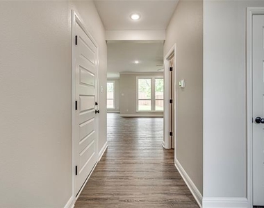 8243 Heritage Glen Drive - Photo Thumbnail 12