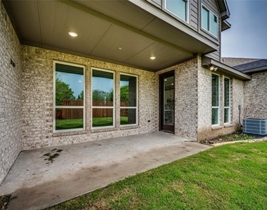 8243 Heritage Glen Drive - Photo Thumbnail 25