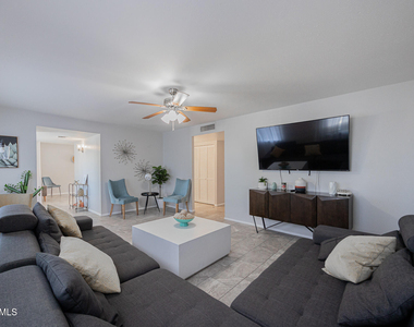 3931 N 86th Street - Photo Thumbnail 4