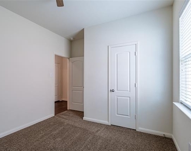 1911 Hot Springs Way - Photo Thumbnail 33