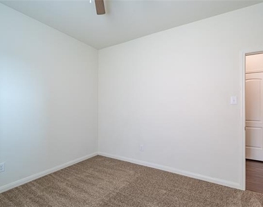 1911 Hot Springs Way - Photo Thumbnail 34