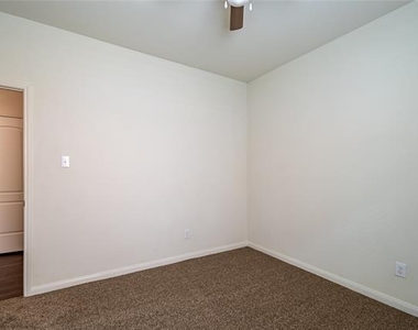 1911 Hot Springs Way - Photo Thumbnail 28