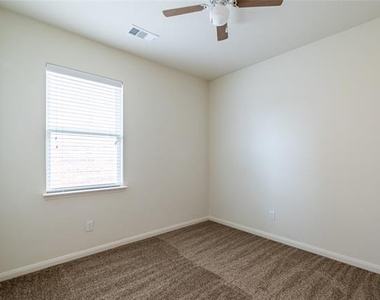 1911 Hot Springs Way - Photo Thumbnail 31