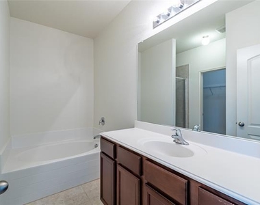1911 Hot Springs Way - Photo Thumbnail 23