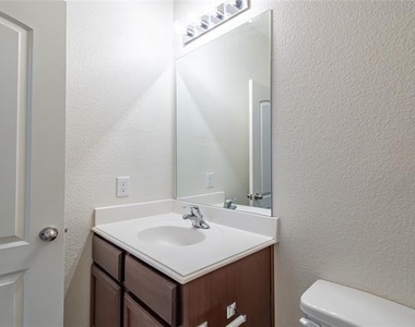 1911 Hot Springs Way - Photo Thumbnail 36