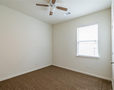 1911 Hot Springs Way - Photo Thumbnail 27