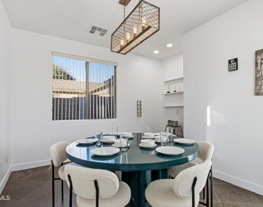220 W Beechnut Place - Photo Thumbnail 20