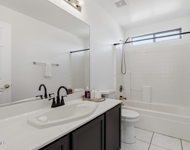 220 W Beechnut Place - Photo Thumbnail 33