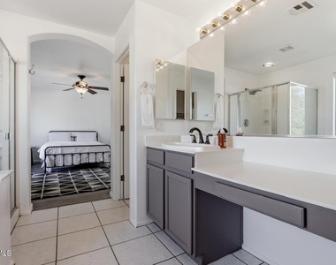 220 W Beechnut Place - Photo Thumbnail 23