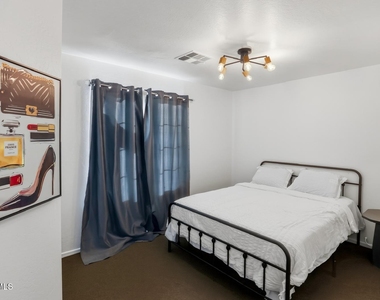 220 W Beechnut Place - Photo Thumbnail 31