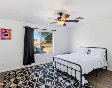 220 W Beechnut Place - Photo Thumbnail 27