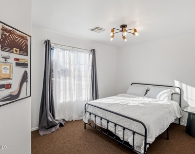 220 W Beechnut Place - Photo Thumbnail 35