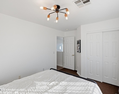 220 W Beechnut Place - Photo Thumbnail 34