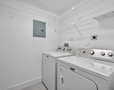 10924 Roebelini Palm Court - Photo Thumbnail 15