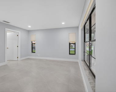 10924 Roebelini Palm Court - Photo Thumbnail 20