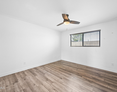 3131 E Fairmount Avenue - Photo Thumbnail 13