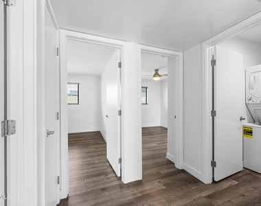 3131 E Fairmount Avenue - Photo Thumbnail 12