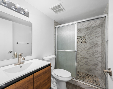 3131 E Fairmount Avenue - Photo Thumbnail 16