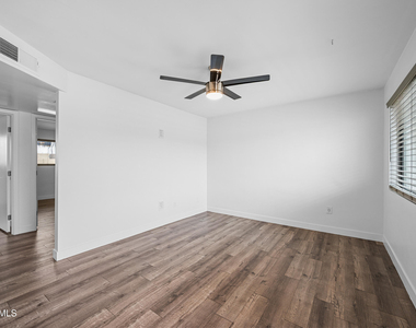 3131 E Fairmount Avenue - Photo Thumbnail 2