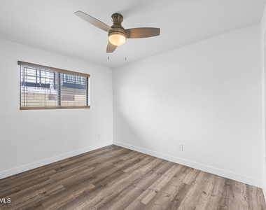 3131 E Fairmount Avenue - Photo Thumbnail 14