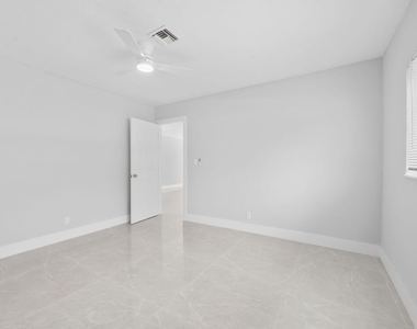 3720 Nw 110th Avenue - Photo Thumbnail 15