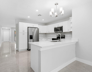 3720 Nw 110th Avenue - Photo Thumbnail 7