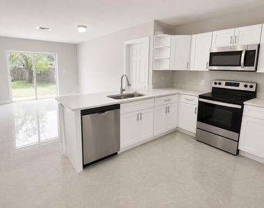 3720 Nw 110th Avenue - Photo Thumbnail 1