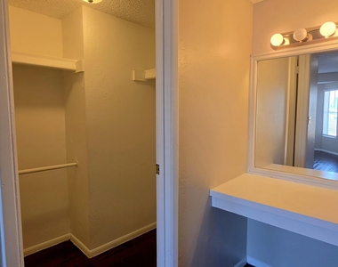 4466 W Palmaire Avenue - Photo Thumbnail 14