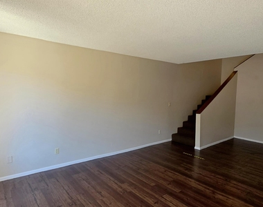 4466 W Palmaire Avenue - Photo Thumbnail 2