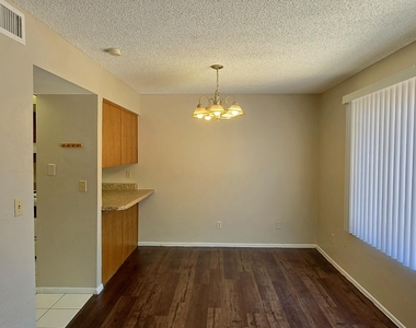 4466 W Palmaire Avenue - Photo Thumbnail 5