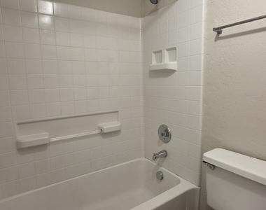 4466 W Palmaire Avenue - Photo Thumbnail 17
